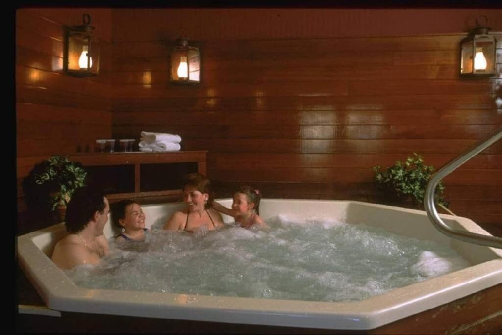 Ski On Off 1Br Suite 1St Flr Sleeps 4 Jiminy Peak Hancock Zewnętrze zdjęcie