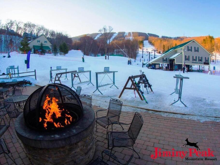 Ski On Off 1Br Suite 1St Flr Sleeps 4 Jiminy Peak Hancock Zewnętrze zdjęcie